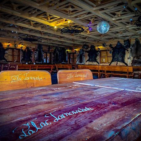 Palac Tarnowskich ออสตรอเวียตซ์ชเวียนตอกชิสกี ภายนอก รูปภาพ